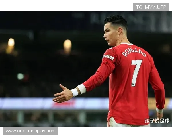 C罗经典庆祝动作解析 如何演绎足球场上的激情与荣耀