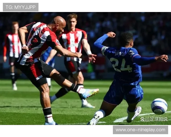 足球双星联袂出击 聚焦球场上最具默契的双人组合瞬间