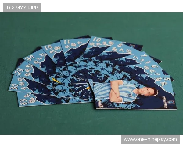 足球球星传奇卡的价值与作用探析如何提升球迷收藏与游戏体验